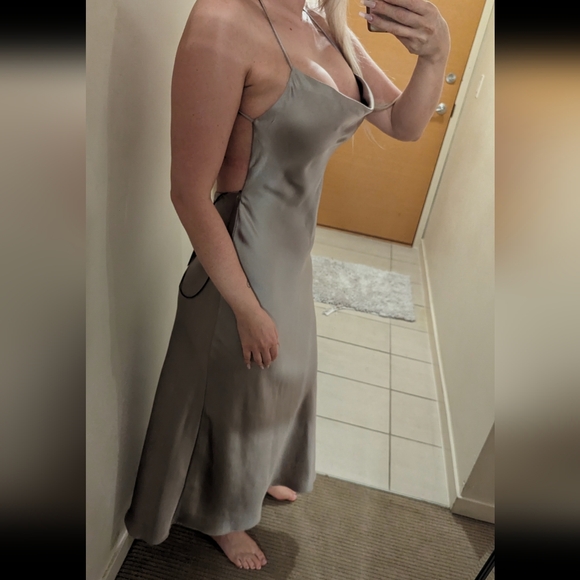 Zara backless dress in taupe - Picture 3 of 5